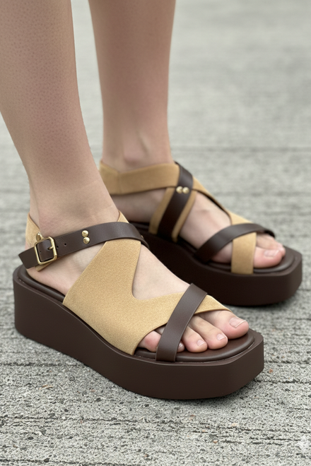 DOUBLE BUCKLE STRAP PLATFORM SANDALS