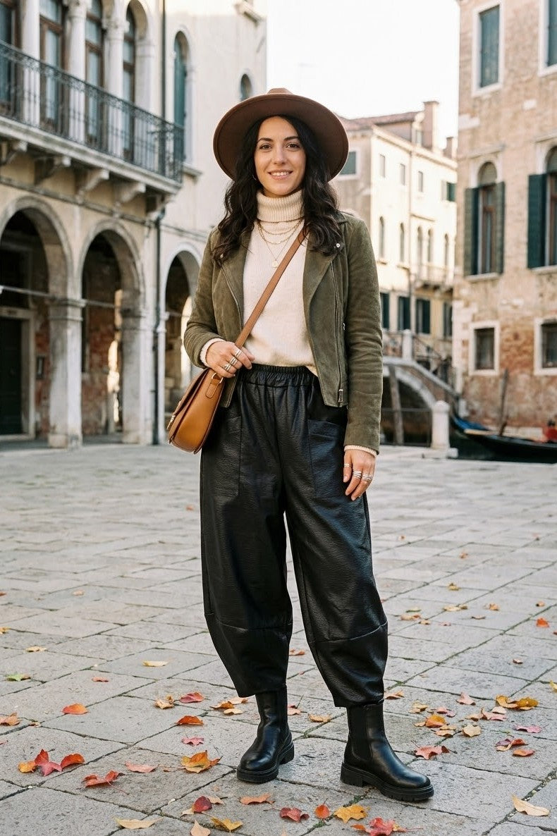 ELATICATED BARREL PU TROUSER