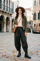 ELATICATED BARREL PU TROUSER