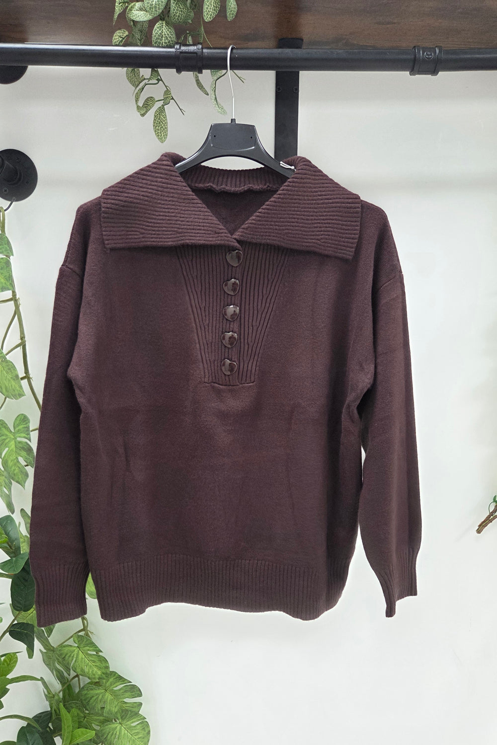 WIDE-COLLAR BUTTONED FINE KNIT JUMPER