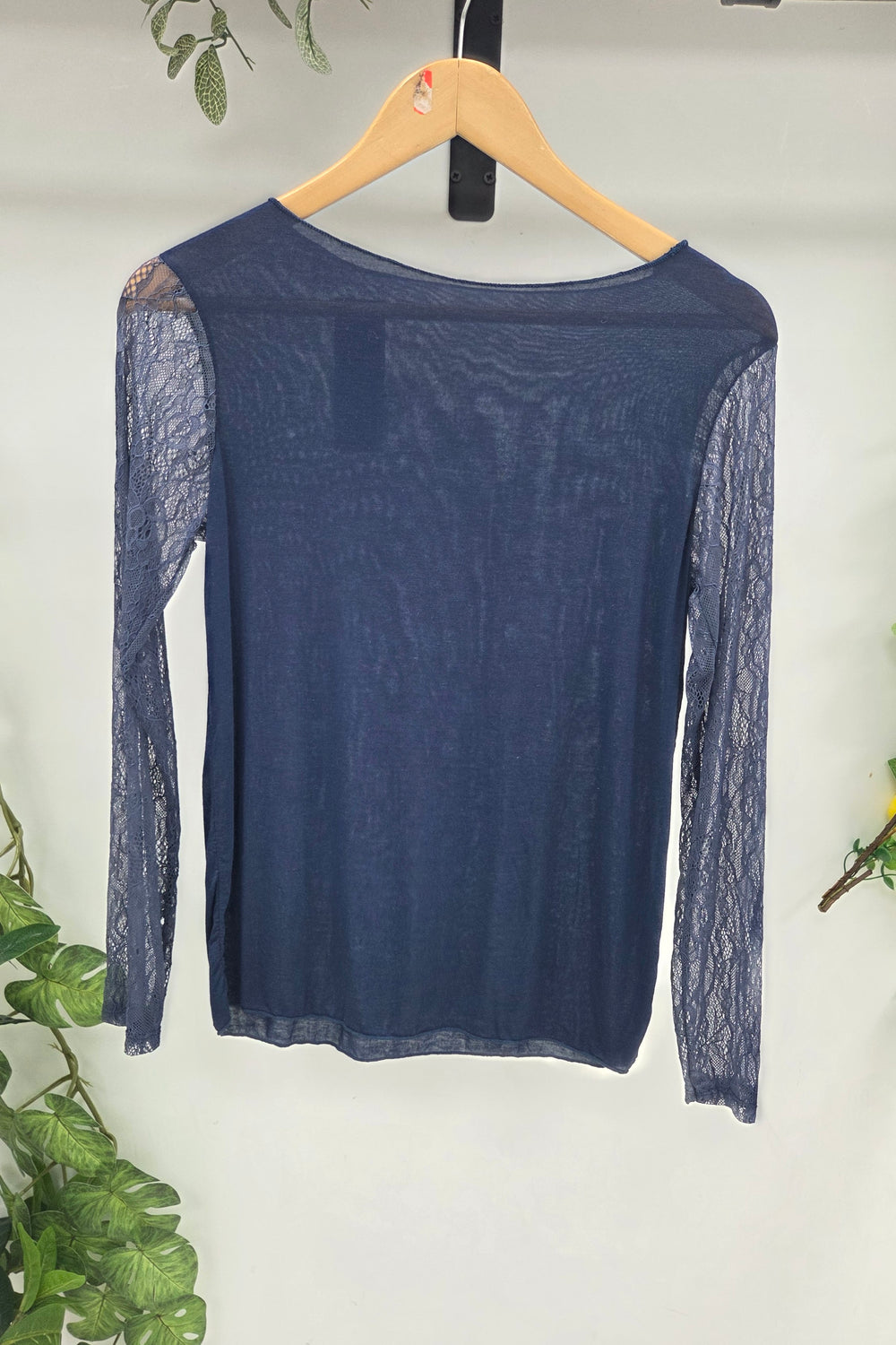 LACE SLEEVE CASHMERE BLEND TOP
