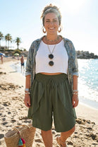 DRAWSTRING SPLIT SHORT