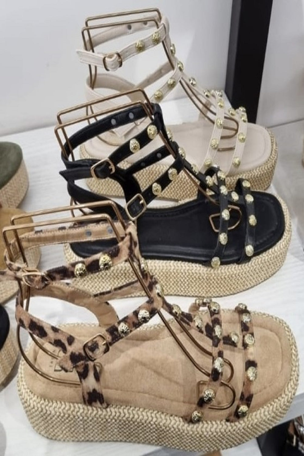STUDDED FLATFORM  SANDALS (15127748477312) (15127750803840)