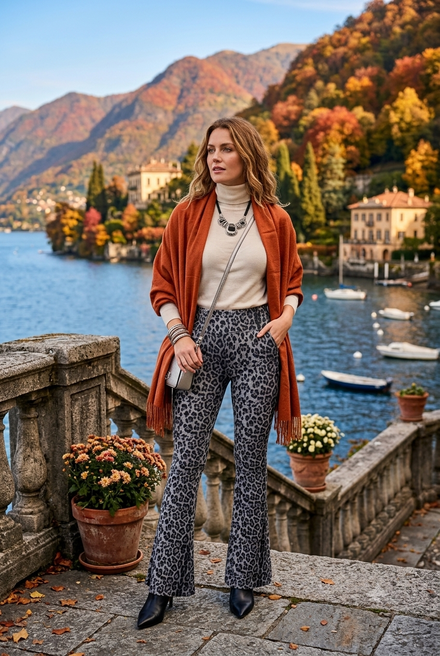 LEOPARD FLARE LEGGINGS