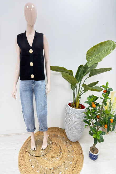 POCKET DETAIL GOLD BUTTON KNIT VEST (15247273951616)