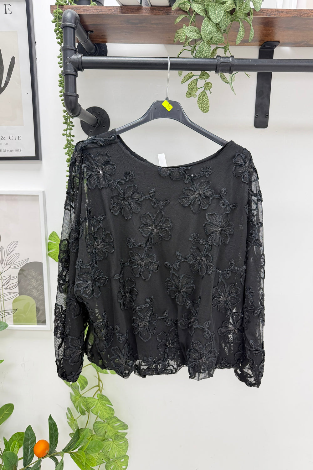 FLORAL EMBROIDERED MESH OVERLAY TOP – NN FASHION