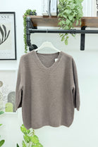 V-NECK THREE-QUARTER SLEEVE FINE KNIT JUMPER