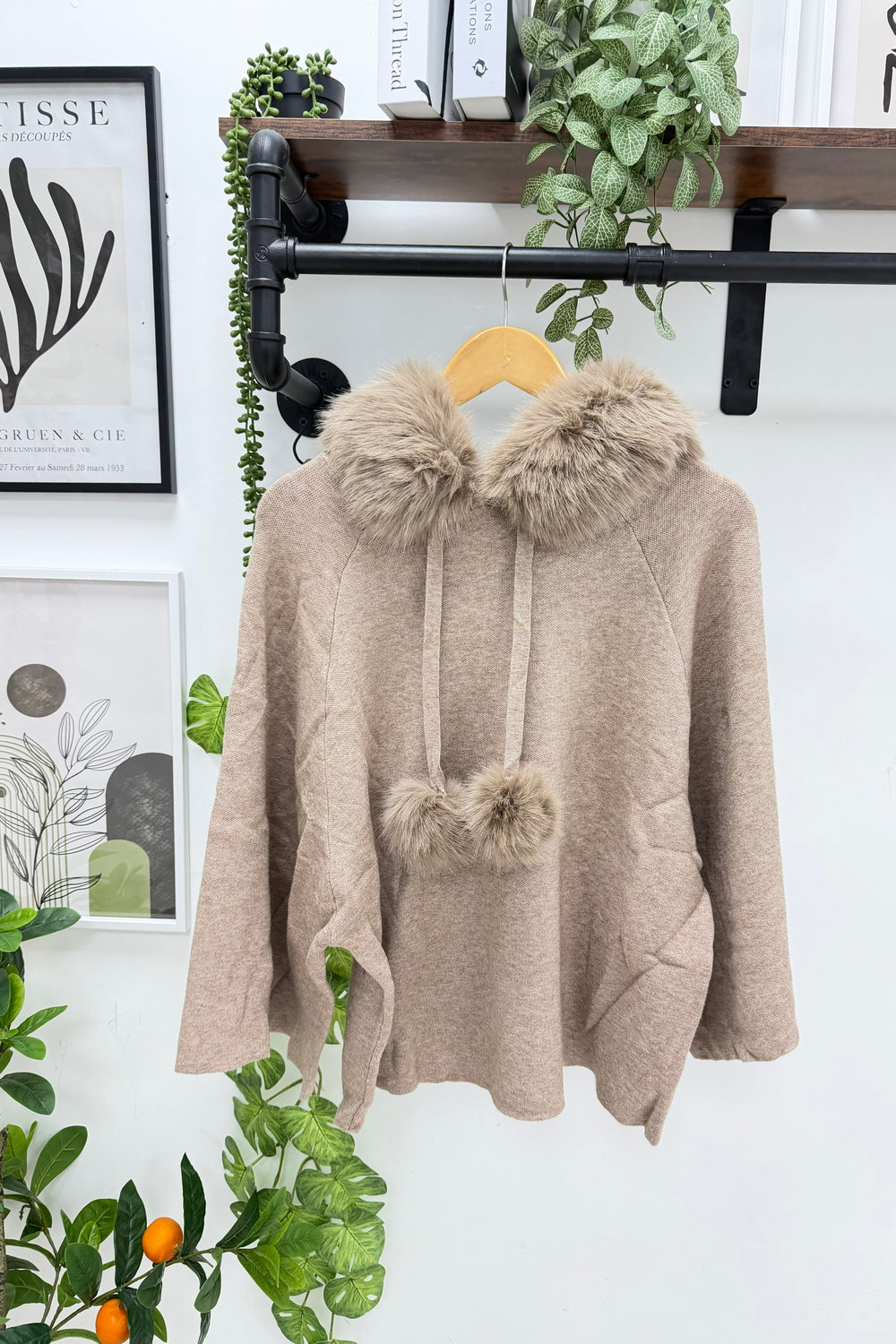 FAUX-FUR COLLAR WITH POM-POM DRAWSTRING HOODIE