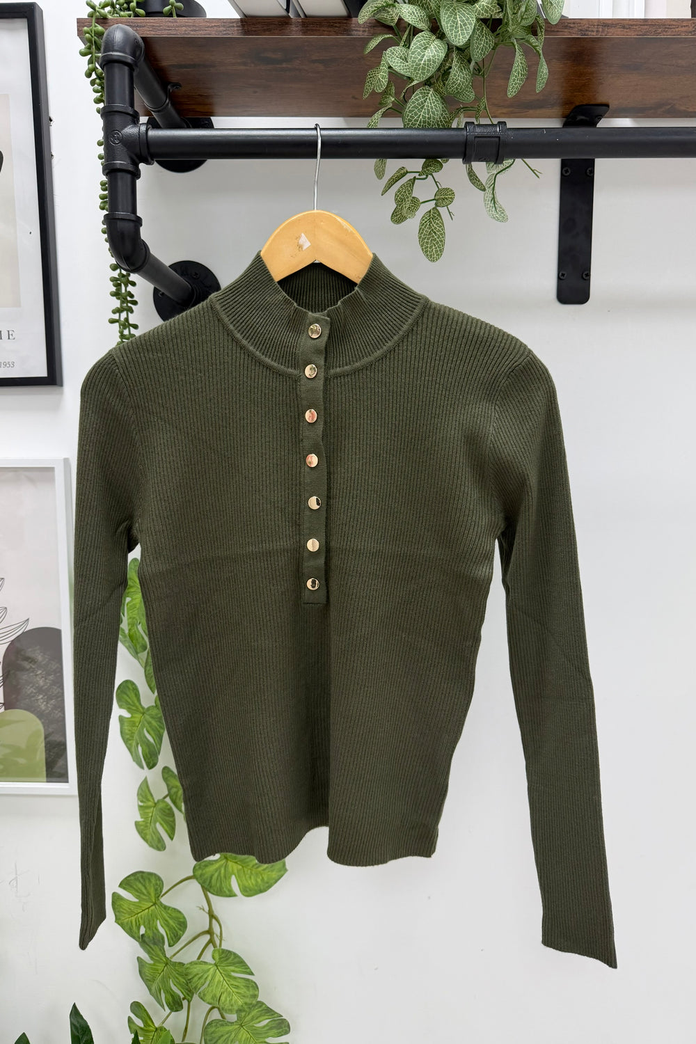 BUTTON-UP RIBBED  MOCK-NECK TOP