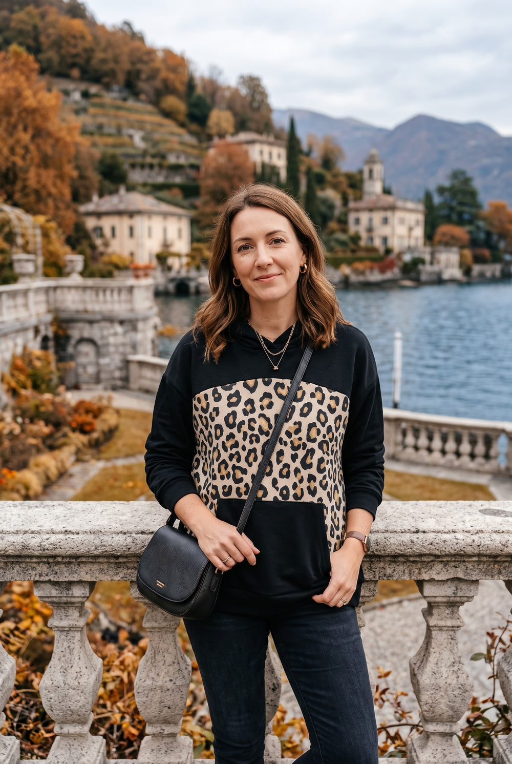 LEOPARD PRINT PANEL PULLOVER HOODIE