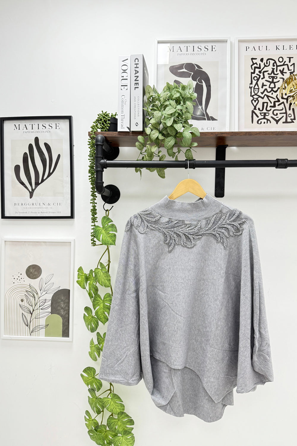 NECK EMBELLISHED OVERSIZED JUMPER (15334381846912)