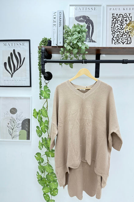 SCALLOP V-NECK OVERSIZED JUMPER (15334280266112)