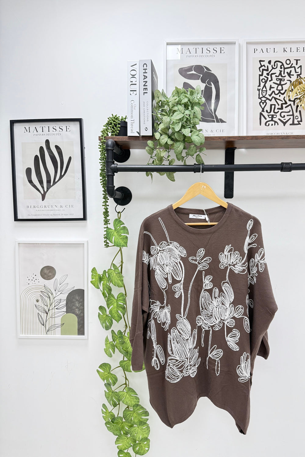 EMBROIDERED DETAIL JUMPER (15334221250944)