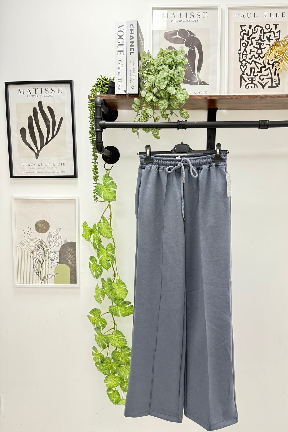 AMMY  FRONT DETAIL PLAIN JOGGERS (15334376210816)