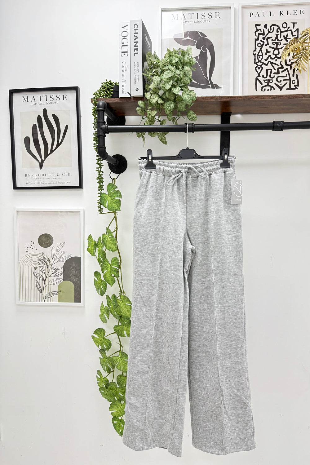 AMMY  FRONT DETAIL PLAIN JOGGERS (Copy) (15334378209664)