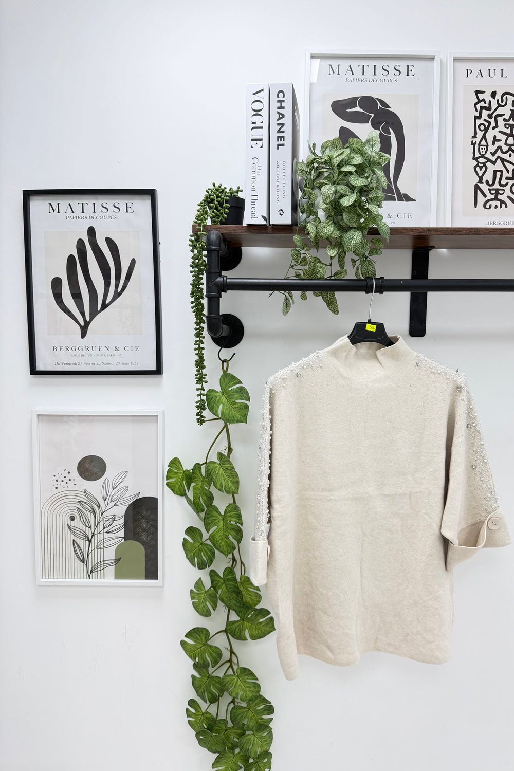 SLEEVE EMBELLISHED  KNIT TOP (15357533094272)