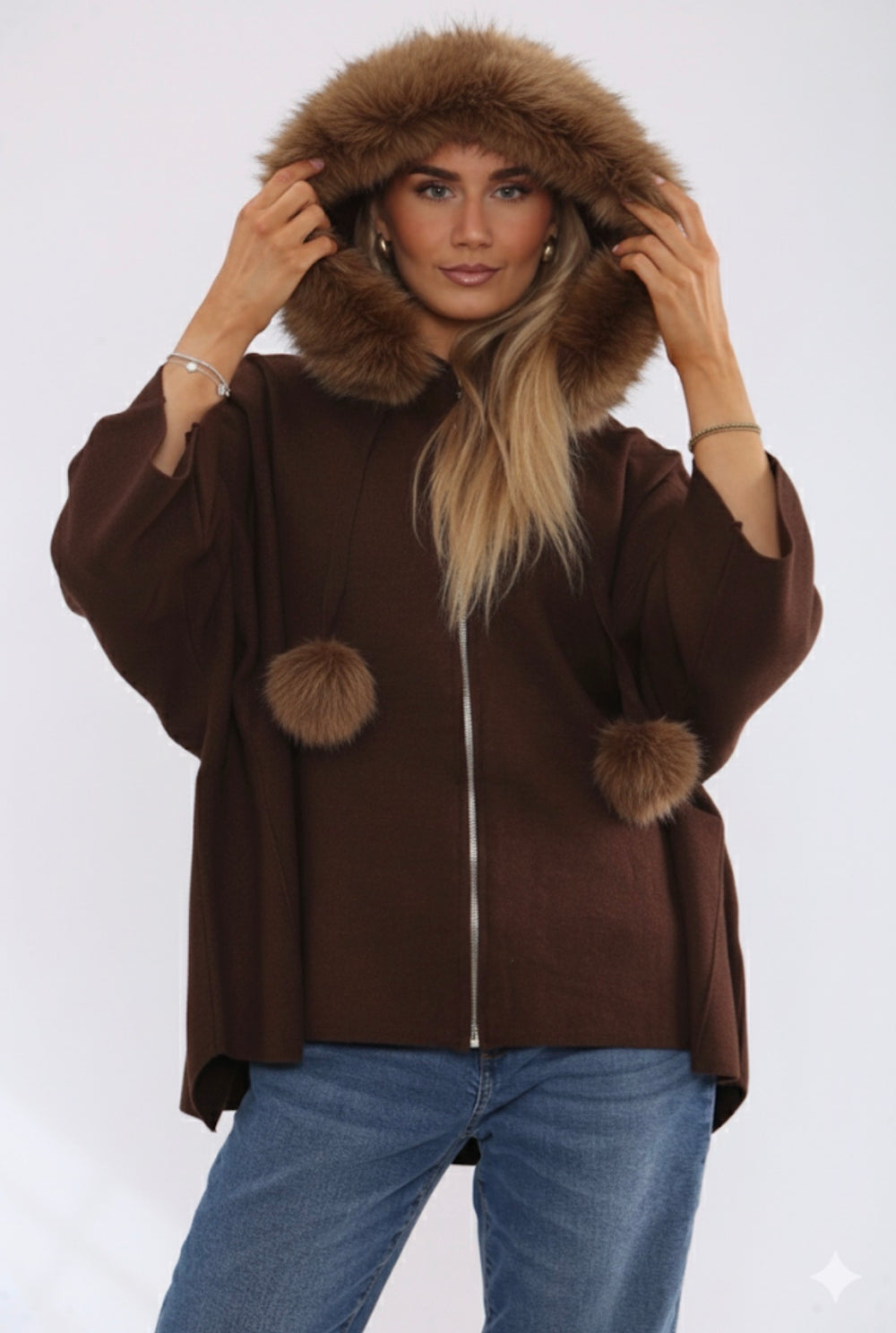 ZIP DETAIL FUR STRINGWITH FUR HOODIE