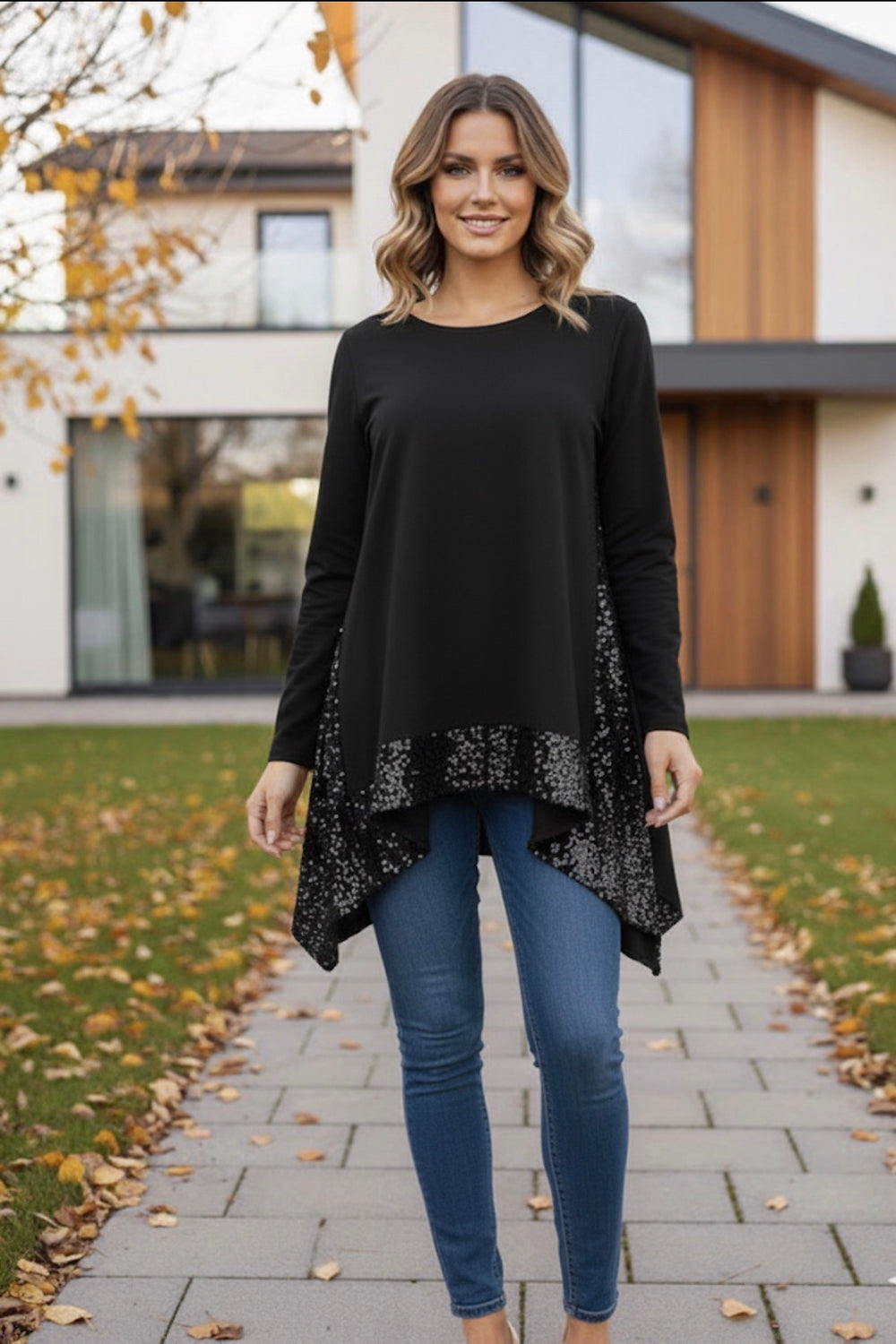 CURVE HEM SEQUIN SWEAT