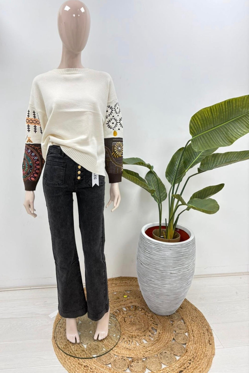 SLEEVE EMBROIDERED JUMPER