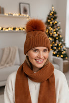 POM POM KNIT HAT