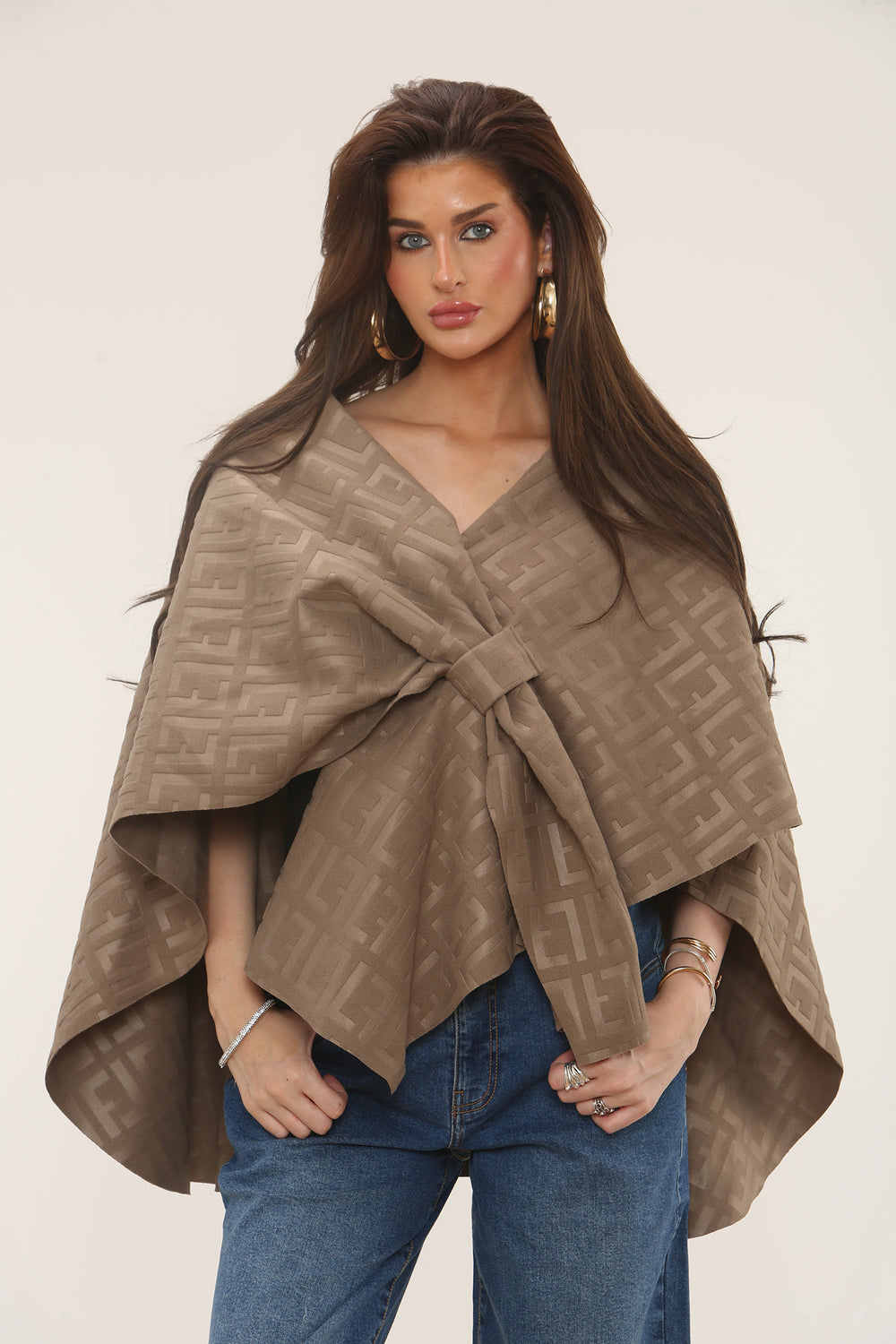 LOGO TEXTURED CAPE (15302298435968)