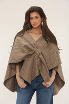 LOGO TEXTURED CAPE (15302298435968)