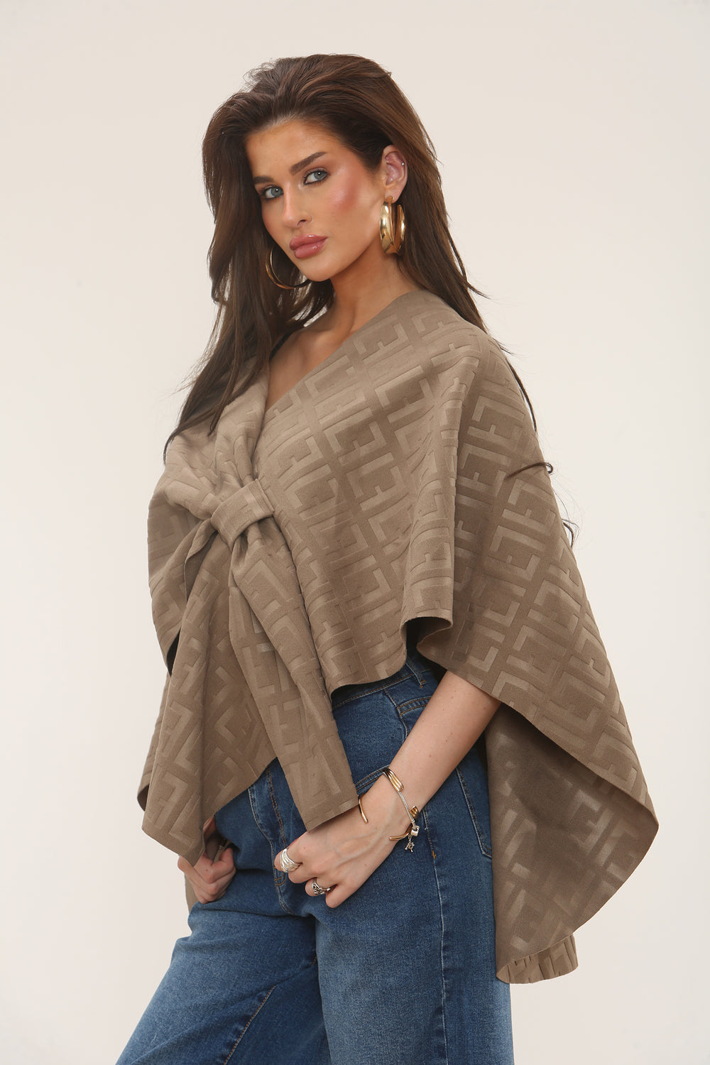 LOGO TEXTURED CAPE (15302298435968)