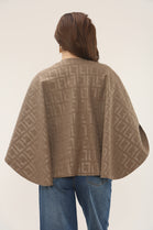 LOGO TEXTURED CAPE (15302298435968)