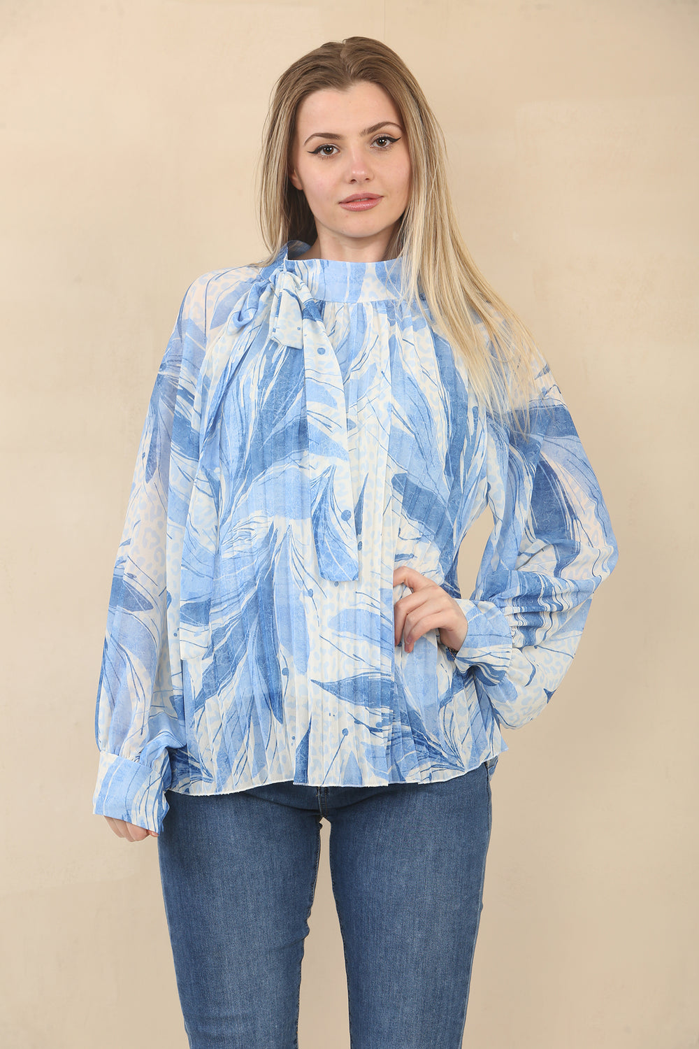 BOW PRINTED PLEATED TOP (15078144999808) (15098099368320)