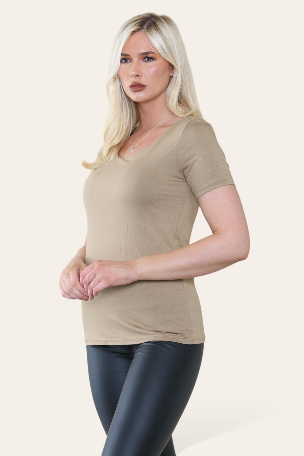 BASIC TOP (8639261475064) (15222578086272)
