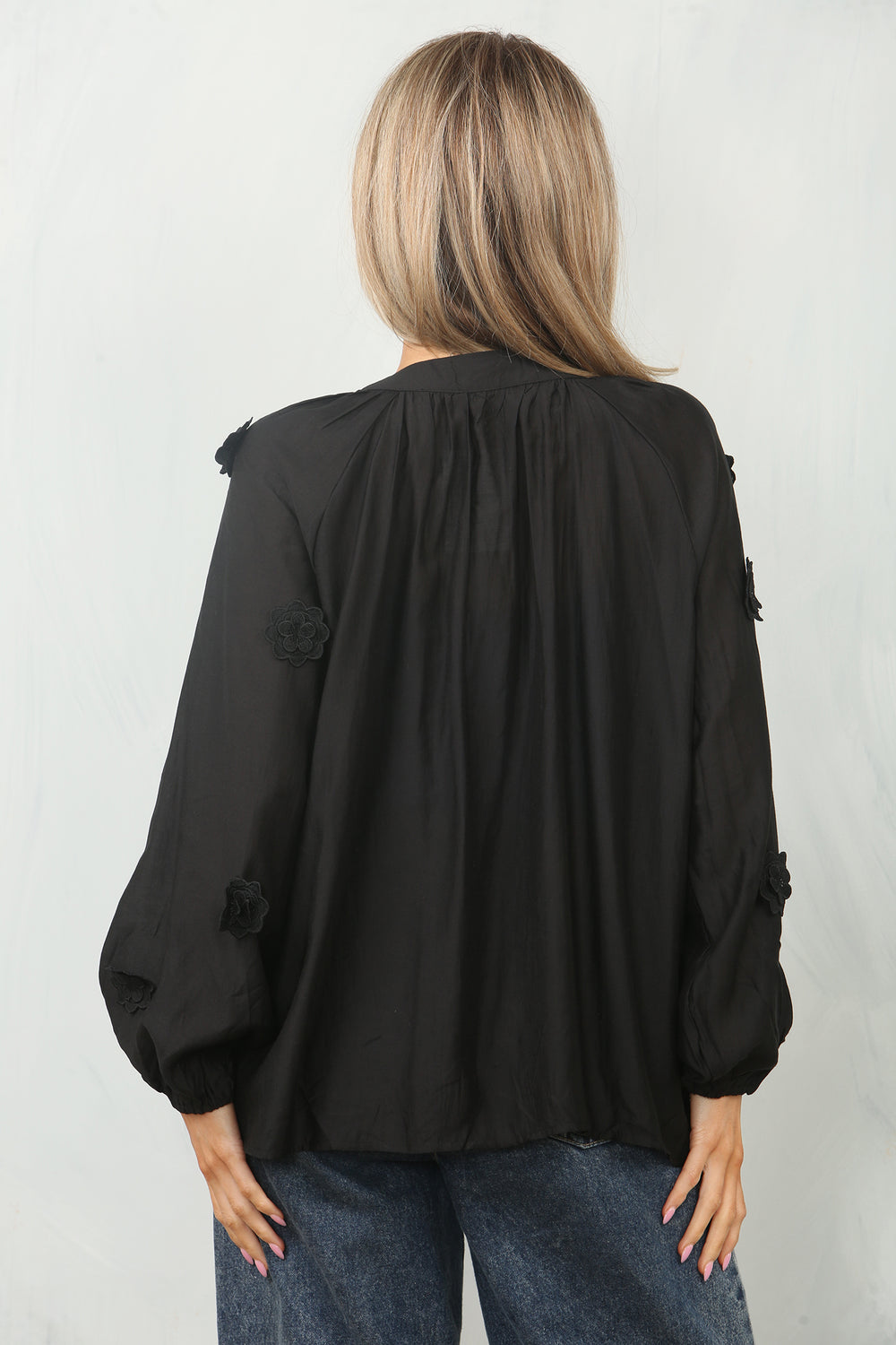 3D FLOWER DETAIL SHIRT (15114781163904)