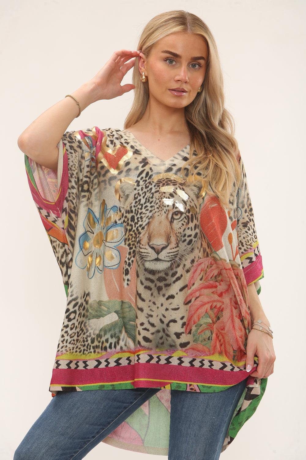 OVERSIZED PRINTED  GLITTER V-NECK  TOP (15247252488576) (15250228085120)