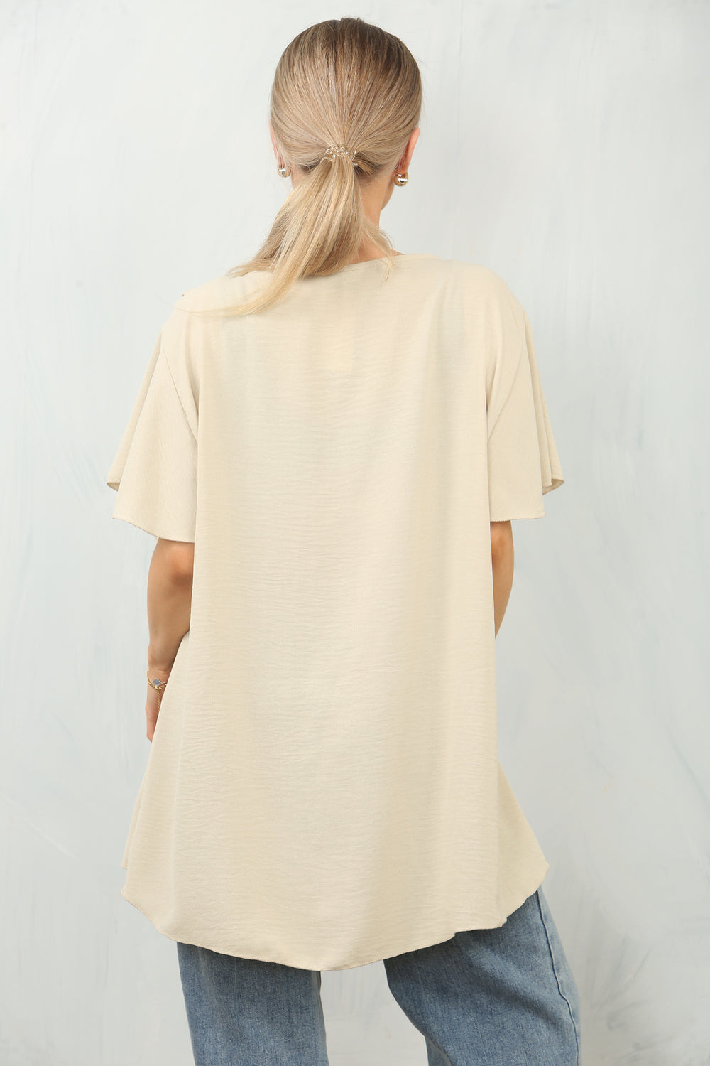 OVERSIZED RUFFLE BLOUSE (15135035785600)