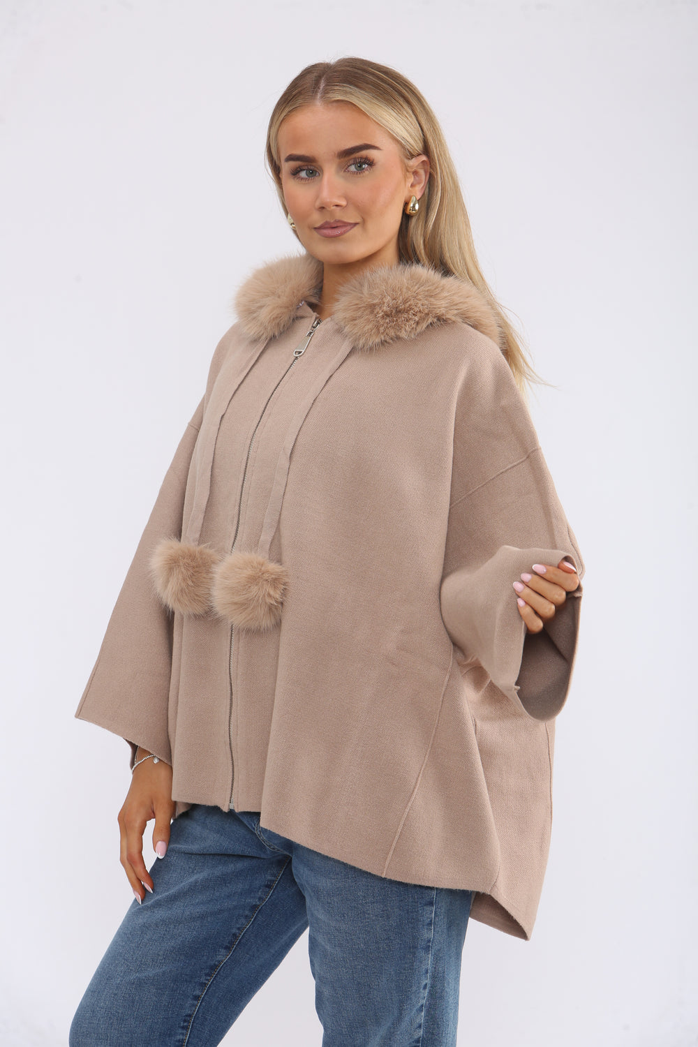 ZIP DETAIL FUR STRINGWITH FUR HOODIE (15368187543936)