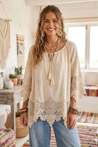 SCALLOPED LACE HEM BLOUSE