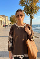 LEOPARD STAR PATCH SLEEVE SWEATSHIRT